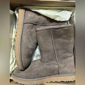 UGG Classic Short Suede Winter Boots in Taupe